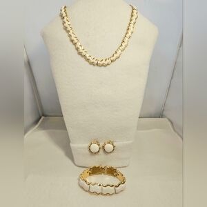 Vintage Crown Trifari White Milk Glass & Gold Tone Zig Zag Parure Set